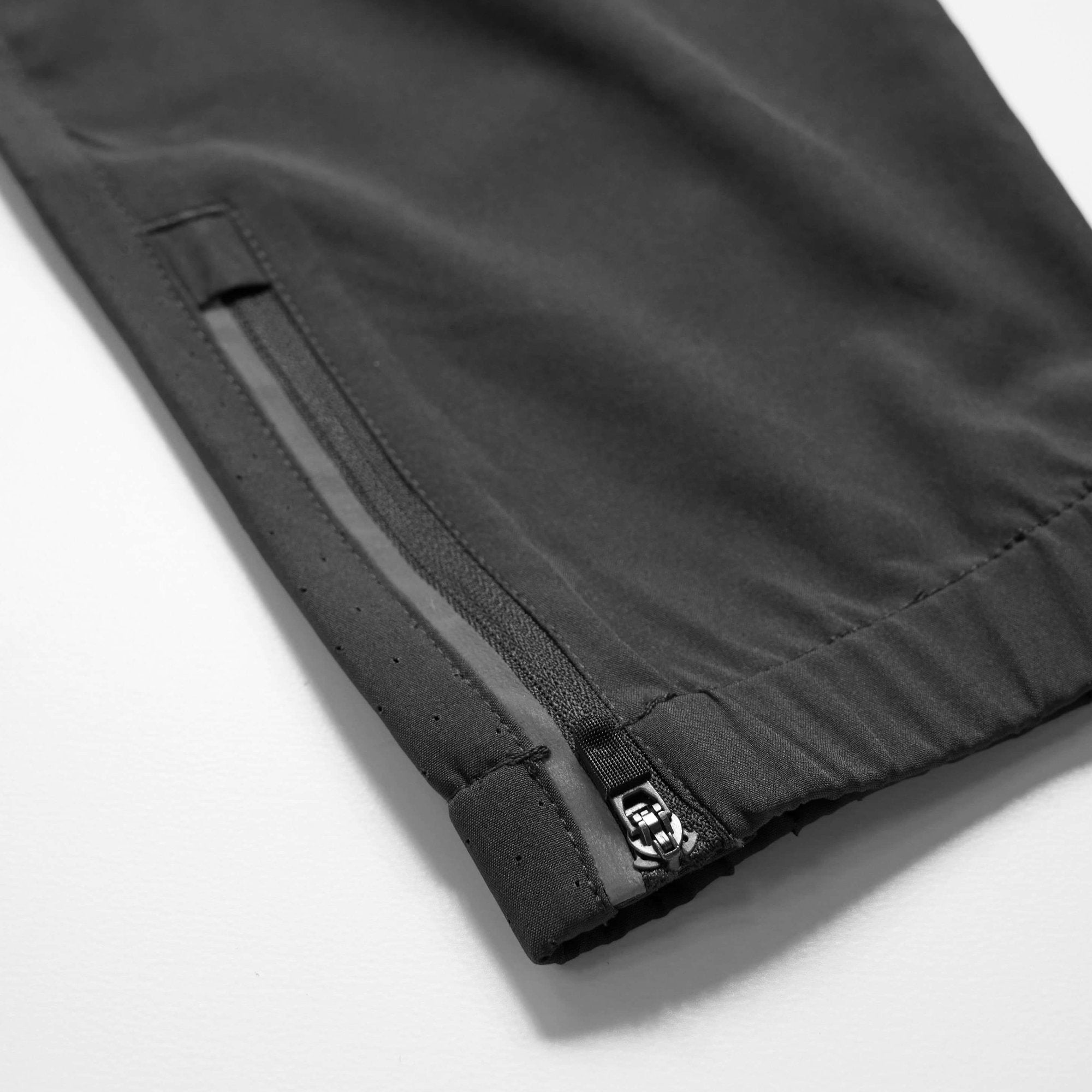 performance joggers obsidian detail