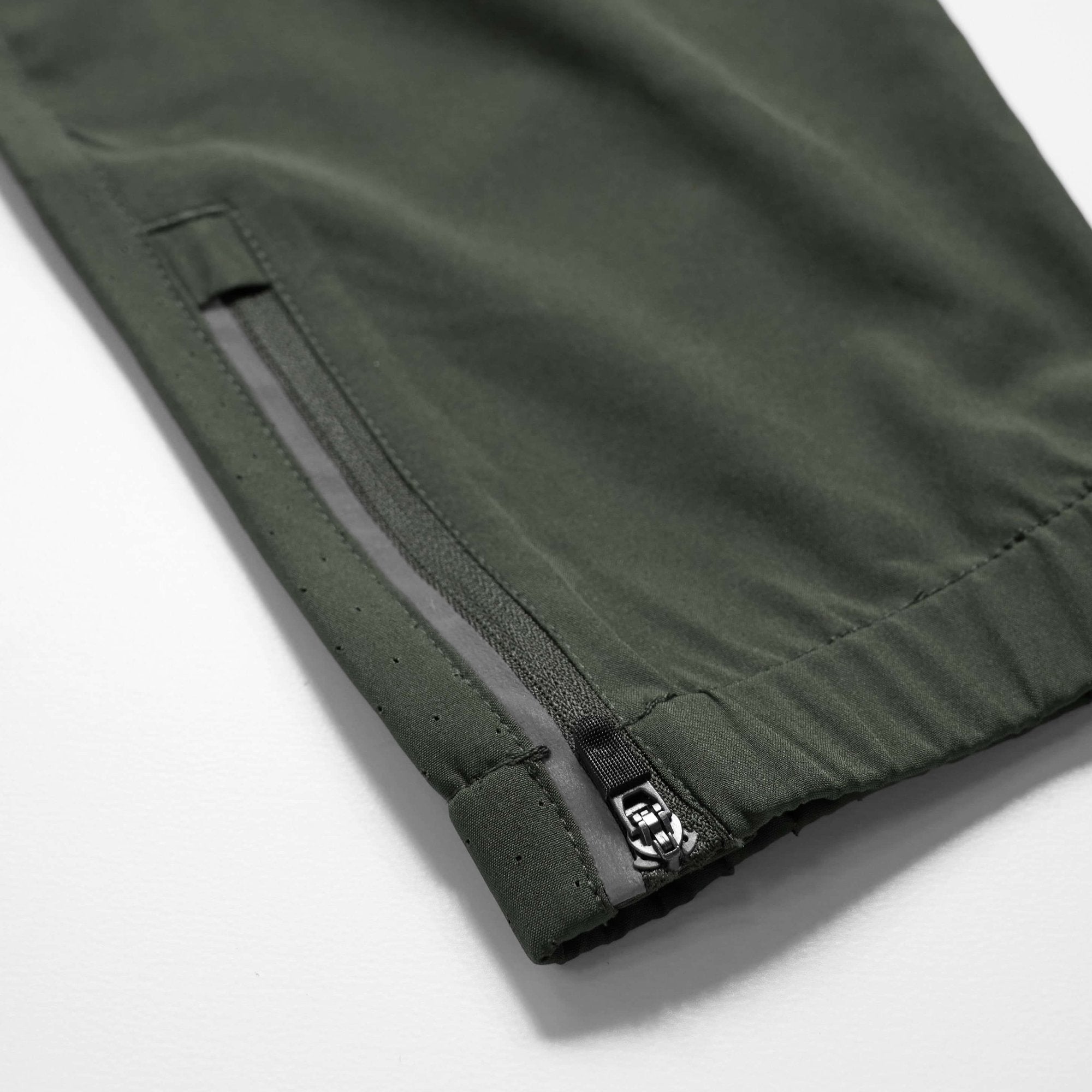 performance jogger od green detail