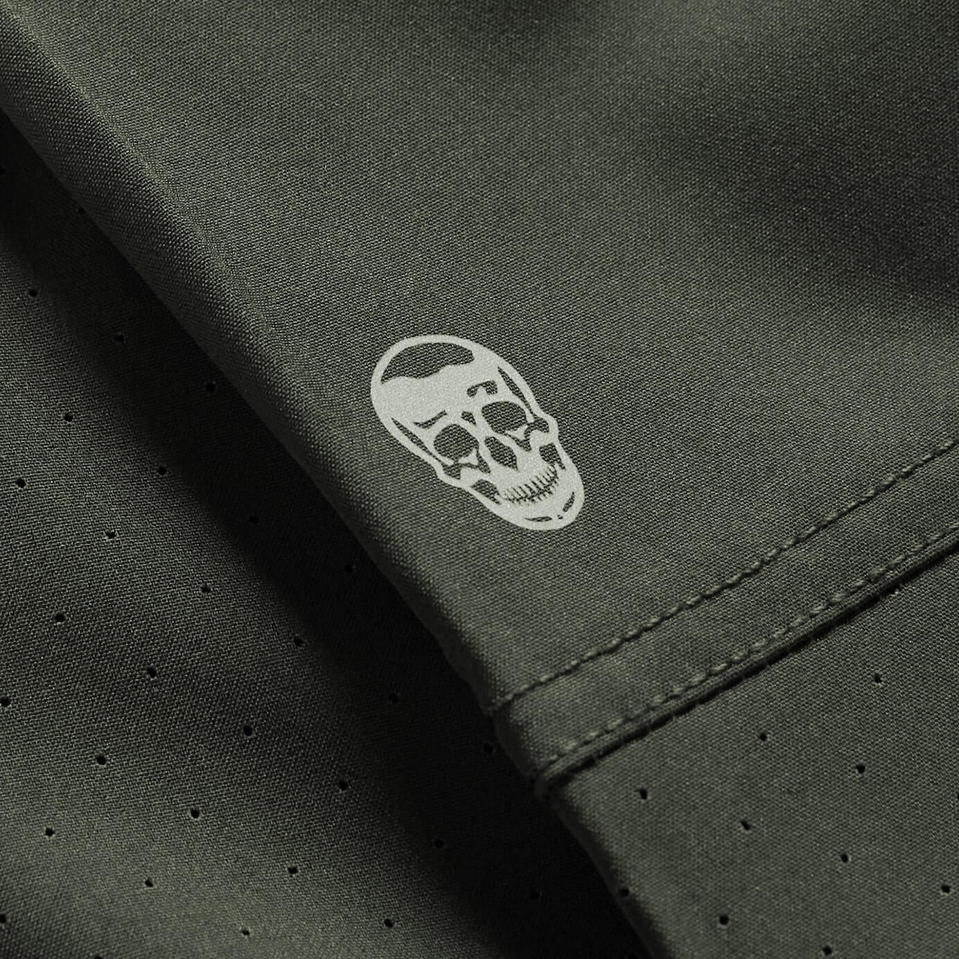 performance jogger od green skull detail