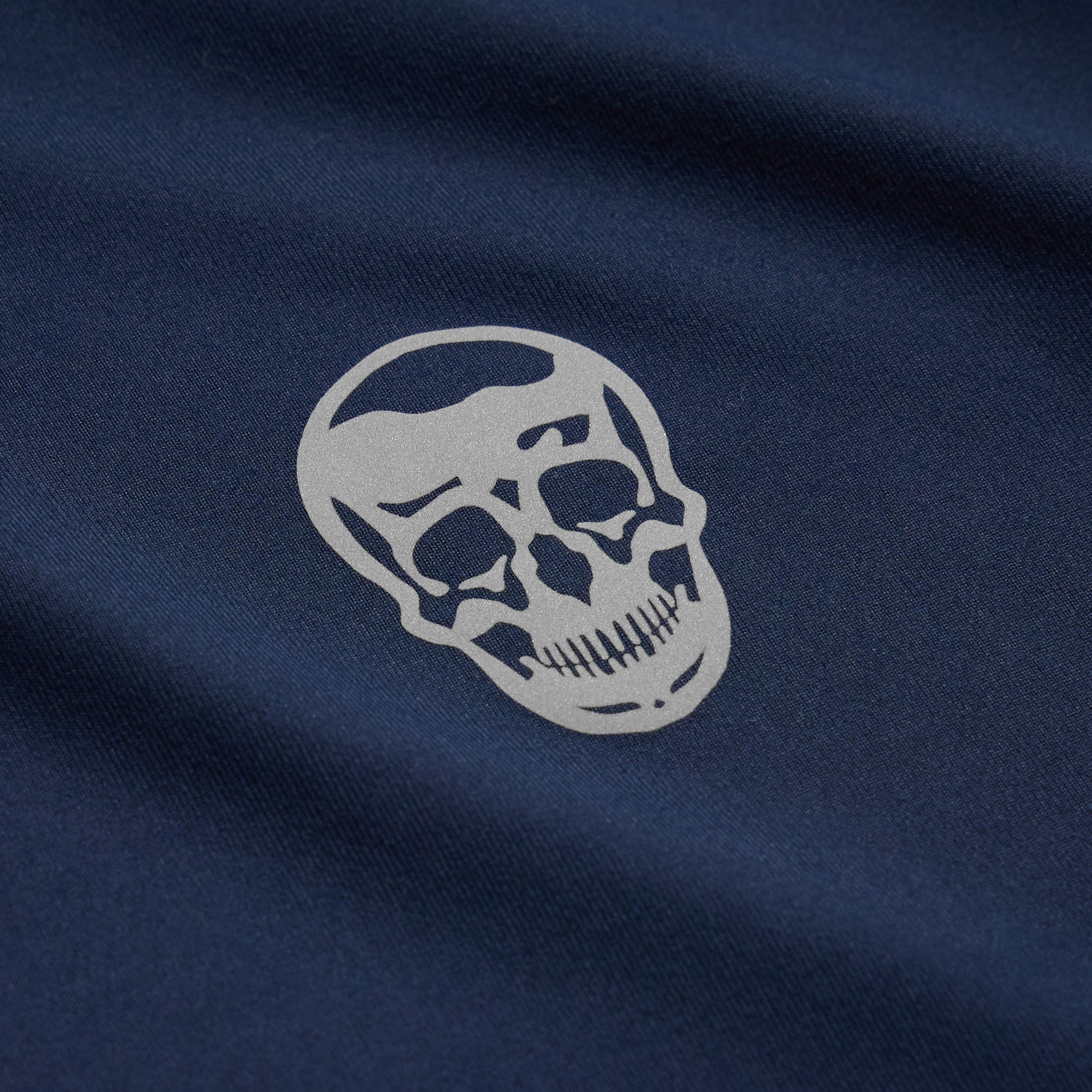 performance tank navy skull